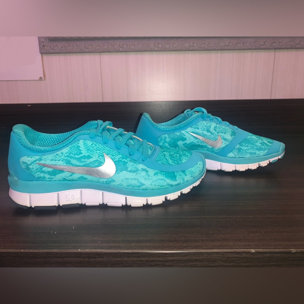 Nike Womens's Free 5.0 TR Fit Teal Snakeskin Print Running Sneakers Size 6.5